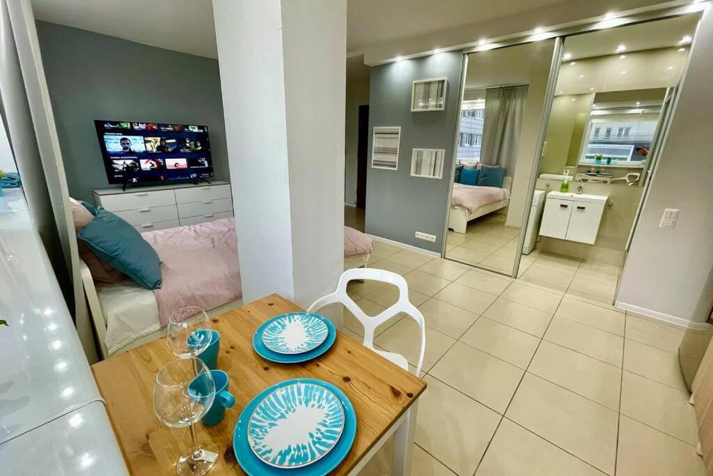 Ferienwohnung Gold 3 Metro X2 Wifi 300 Mbs 60'Tv Netflix Hbo Appletv+ Warschau Exterior foto